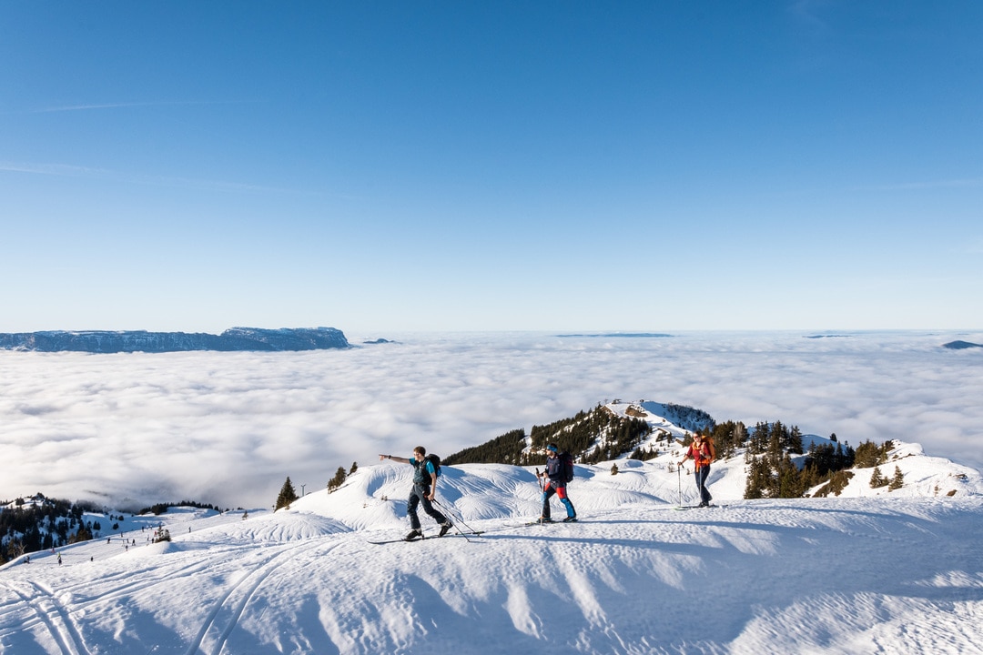 randonneurs en ski de rando face au granier