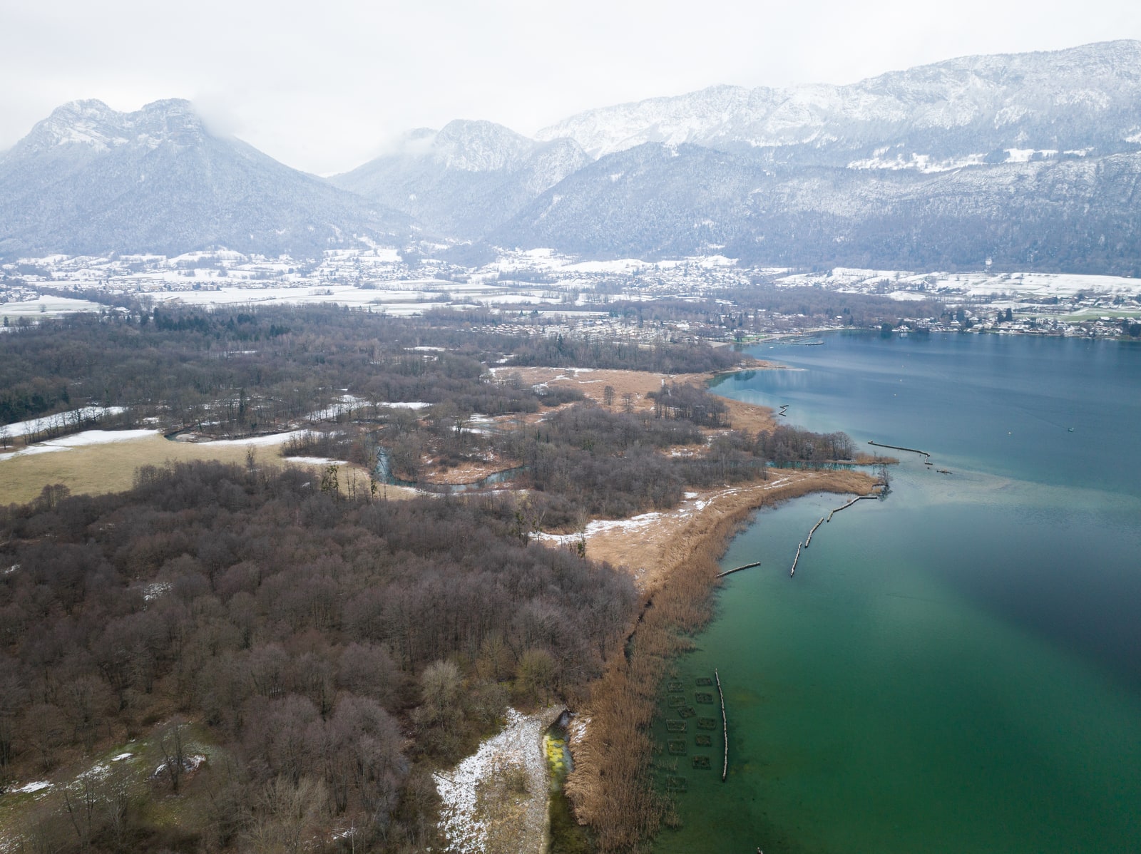 lac annecy drone hiver