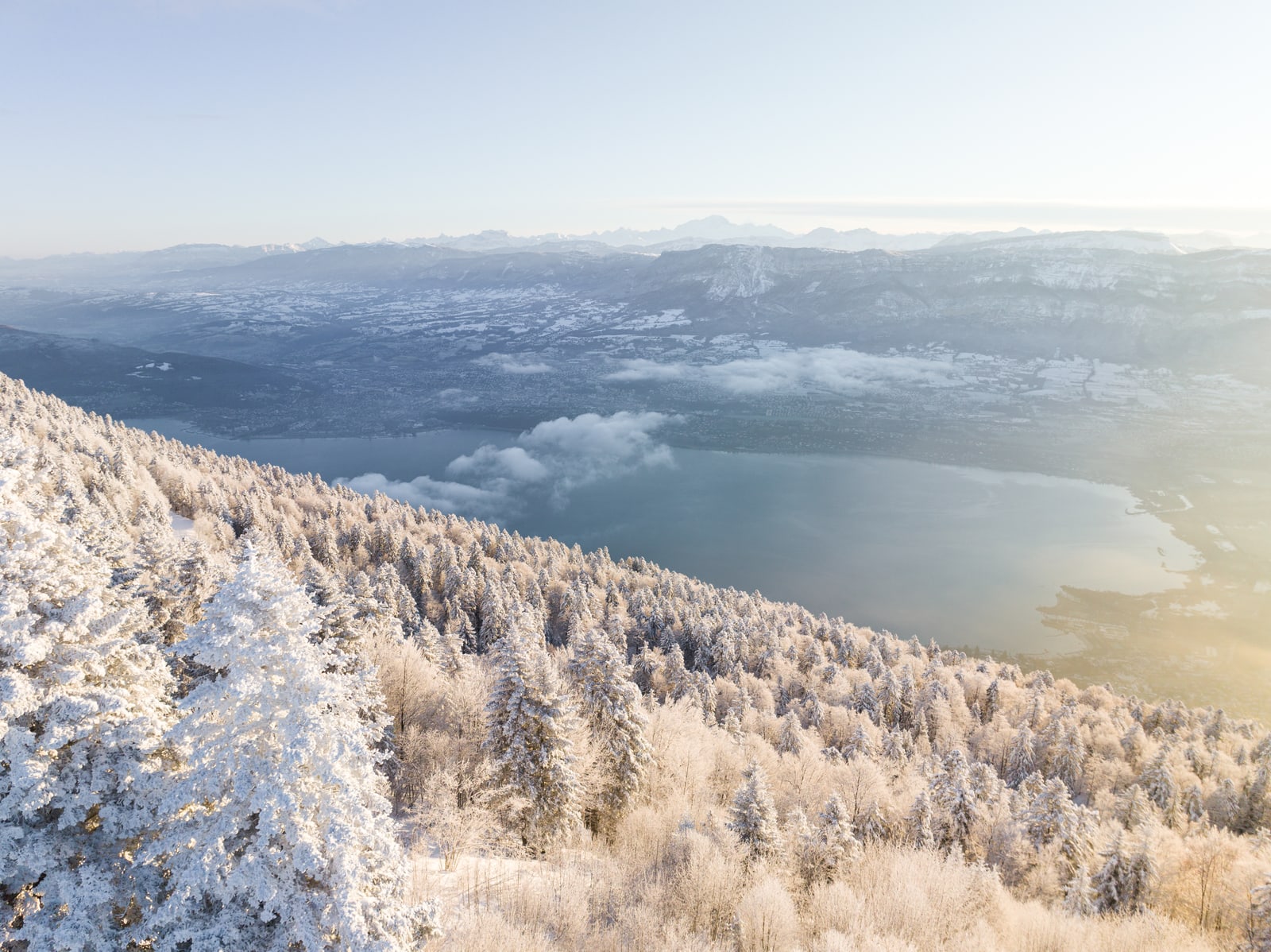 lac bourget Savoie hiver