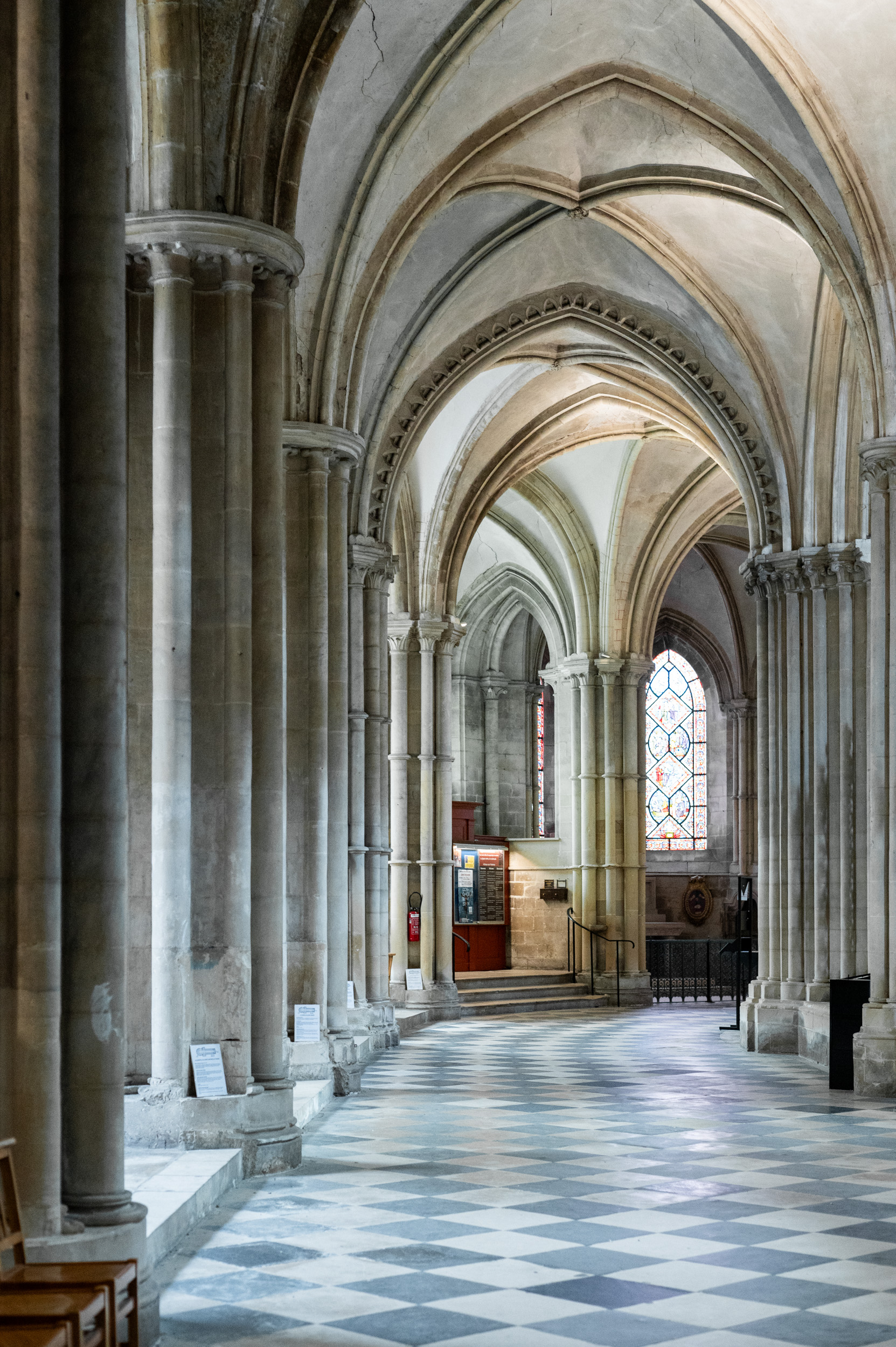 église abbaye aux hommes intérieur