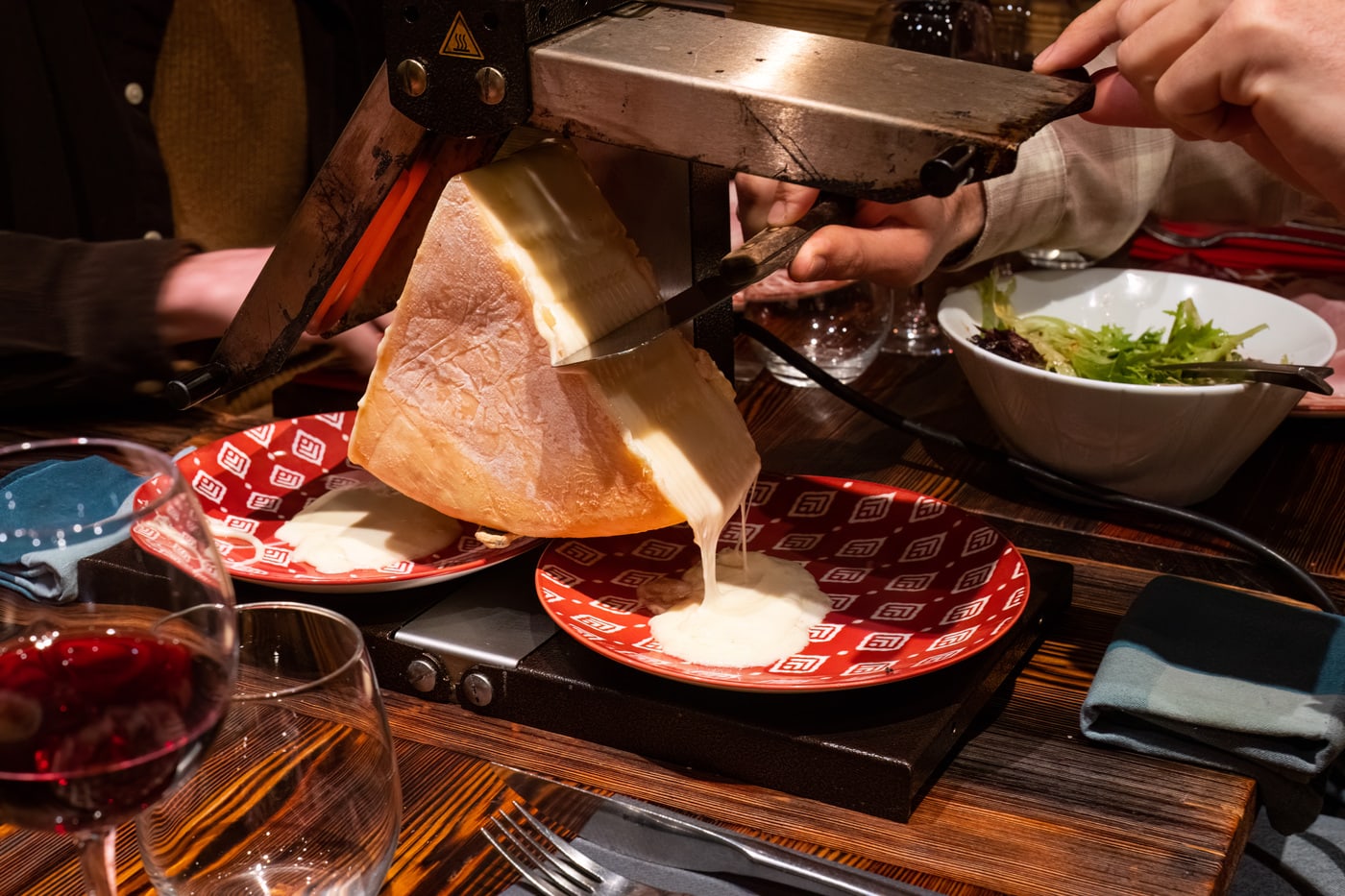 raclette restaurant serre chevalier hiver